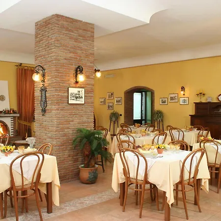 Degli Amici Szálloda 3*